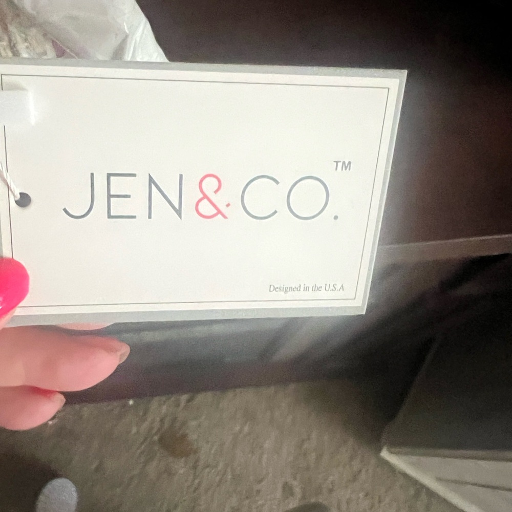 Jen&Co - Picture 7 of 7